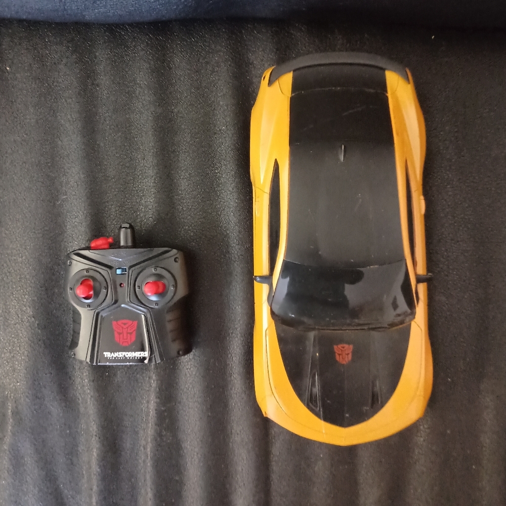 3/$10 🌟 2016 Black Yellow Transformers Camaro Remote Control Toy Car